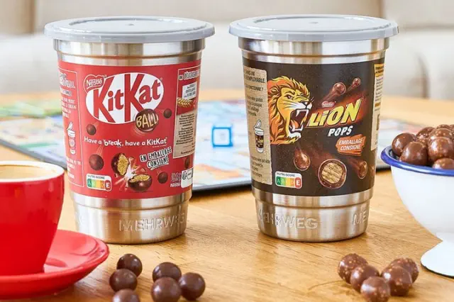 Salut ! En France, vous pouvez acheter des boules KitKat dans un pot en métal.