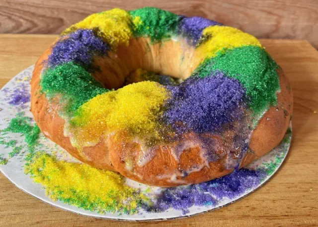Nolita Bakery's King Cake Comeback Ignites Seasonal Food Trends