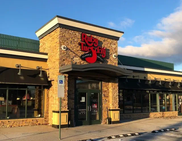 Prominent restaurant chain closes its final location in Lehigh Valley.