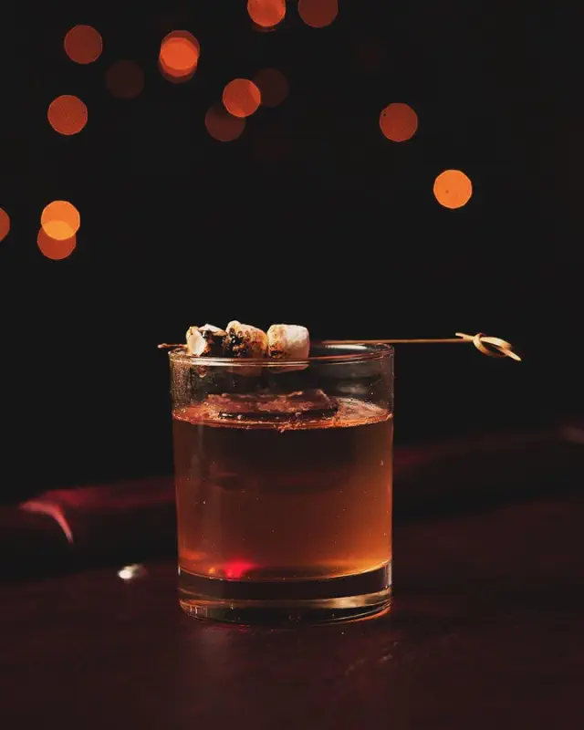 Seasonal Spirits: Neighborhood Eateries and Taverns Serve Up Winter-Warming Cocktails