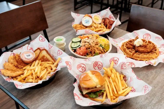 Slim Chickens has proudly launched its inaugural full-service location in Michigan.