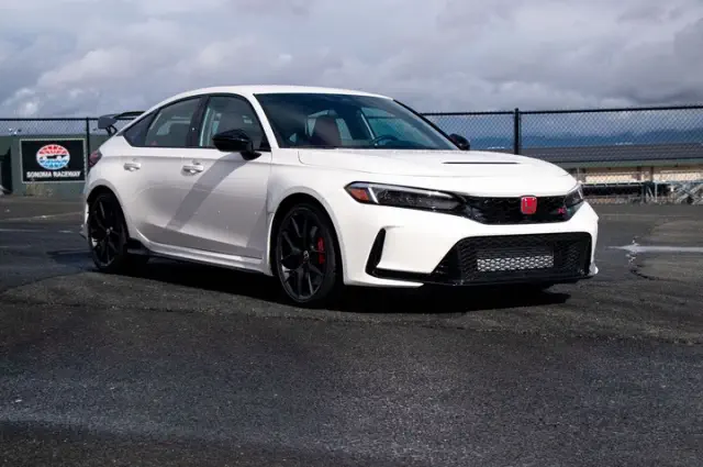 Honda Has Finally Addressed the Over-the-Top Red Interior of the Civic Type R