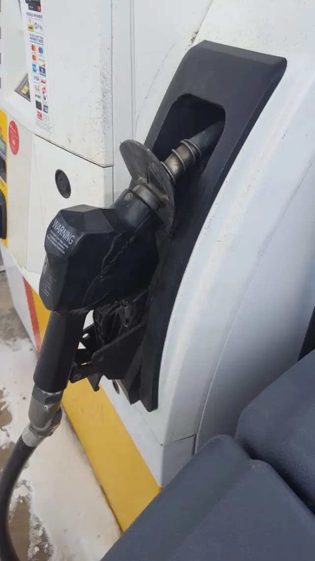 Experts Are Astounded by Abrupt Surge to Over $3 Per Gallon at Certain Gas Stations in Iowa