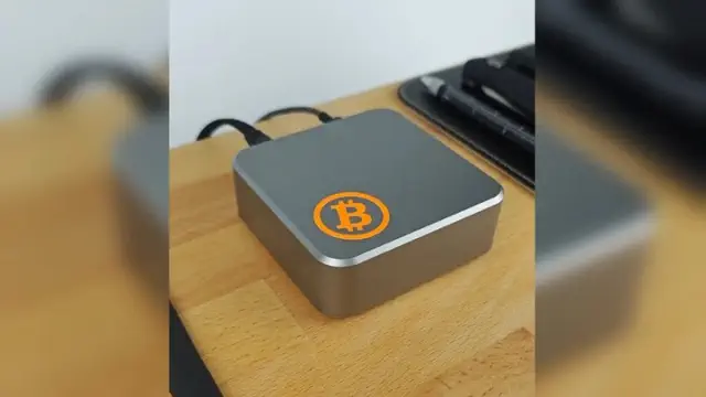 A designer creates a bespoke Raspberry Pi 5 enclosure crafted from CNC-machined aluminum, ensuring optimal cooling performance.