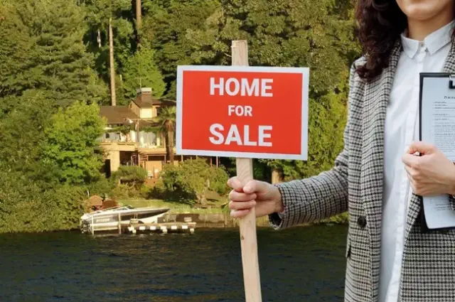 Riding the Tide: Insights into the New York Lake Property Market