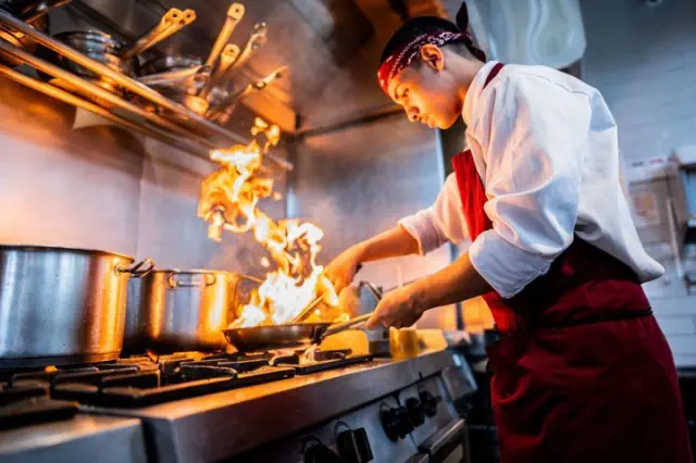 The 5 Biggest Restaurant Scams, According to Professional Chefs