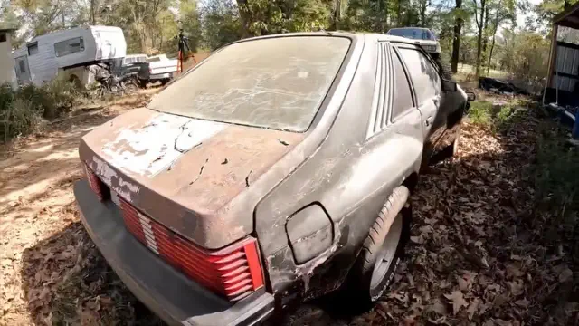 In Texas, an ultra-rare Fox Body Mustang that you likely haven't encountered has been found abandoned and neglected.