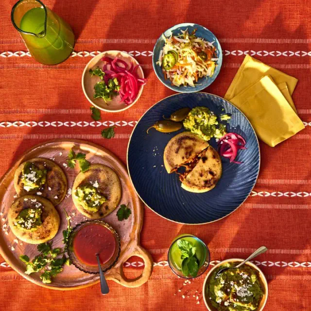 As a girl who enjoys a good drink and some tasty snacks, here are the food and beverage brands I'm really into right now!